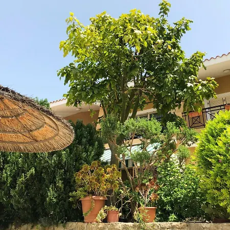 Eden Gardens Maisonette Paphos
