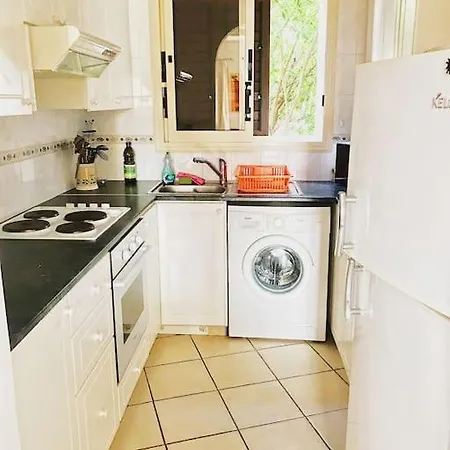 Апартаменты Eden Gardens Maisonette Пафос