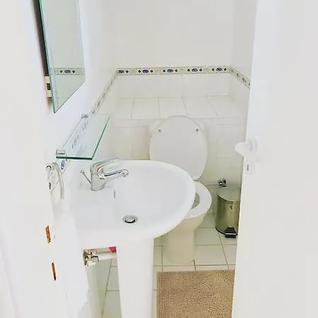 Eden Gardens Maisonette Appartamento *
